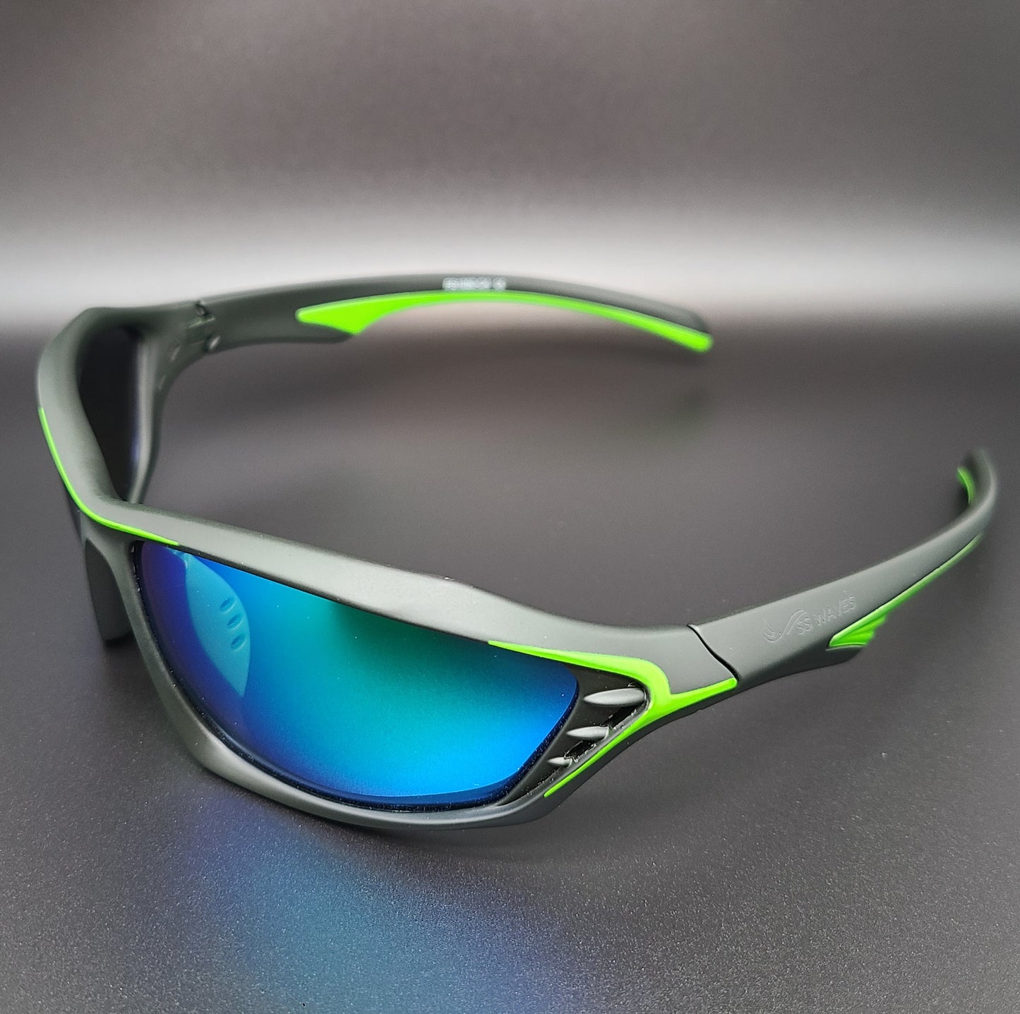 *NEW* TIDAL WAVES - GREEN