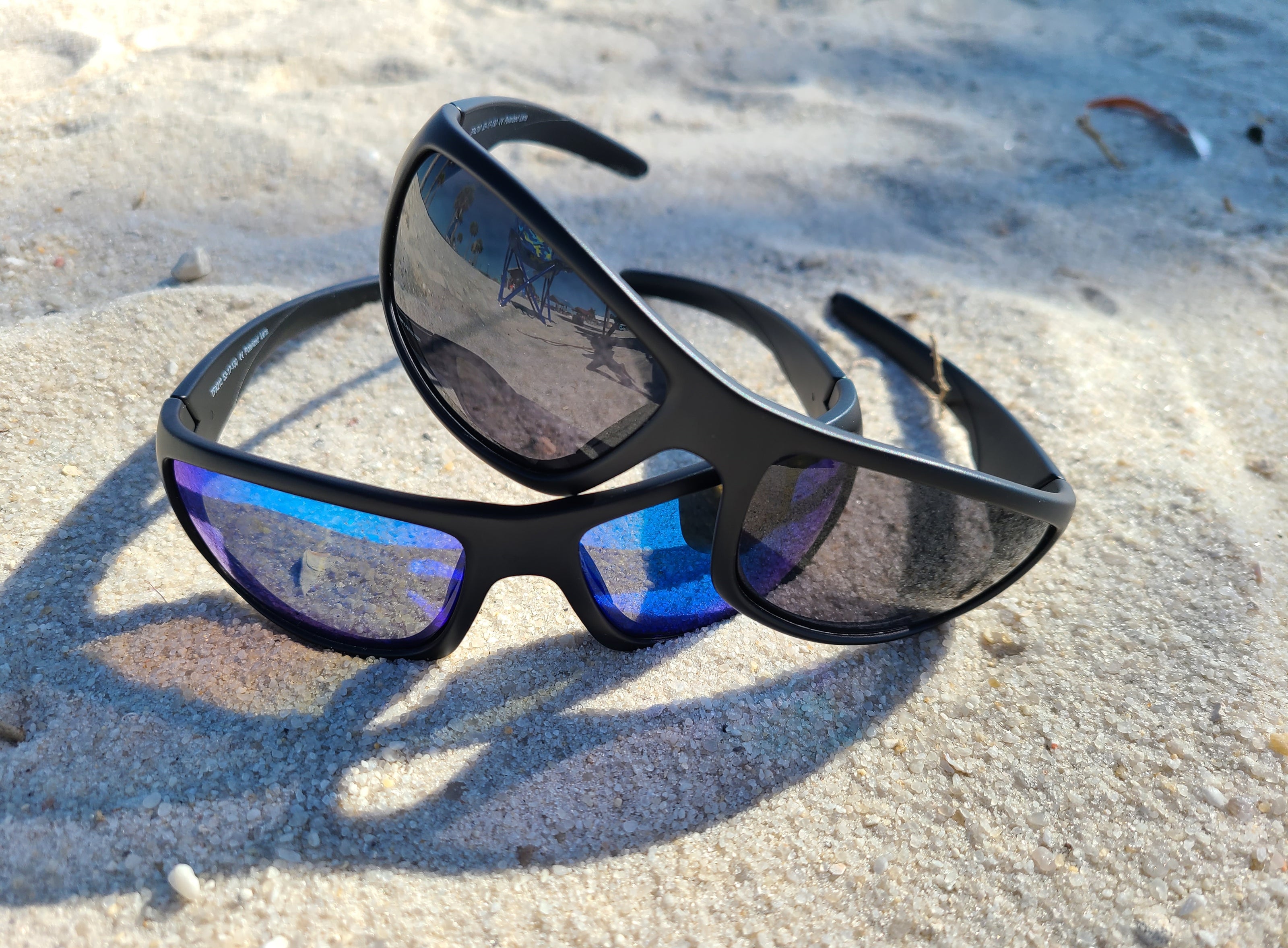 SIGNATURE WAVES FLOATING SUNGLASSES